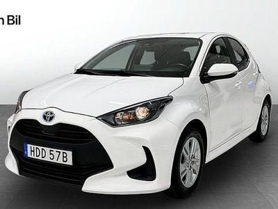 Begagnad Toyota Yaris Hybrid Active 116 HK (85 kW) 2023 Vit Halvkombi