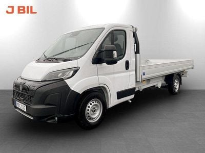 Vit icy Ny 2025 Peugeot Boxer Van | 599 875 kr (Dyr)