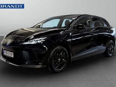 Begagnad MG MG4 EV 125 kW (171 HK) 2023 Svart Halvkombi