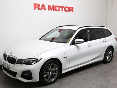 Begagnad BMW 330e M Sport 184 HK (135 kW) 2021 Vit Kombi