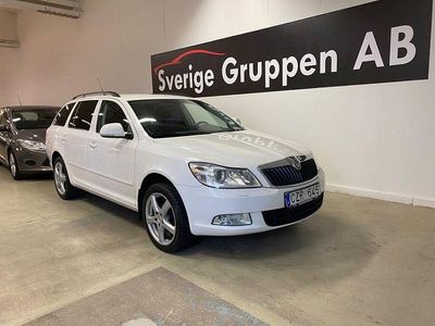 Vit Begagnad 2012 Skoda Octavia Elegance Kombi | 79 900 kr (Bra pris)