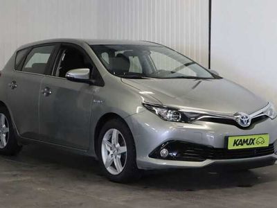 begagnad Toyota Auris Hybrid e-CVT B-Kamera Keyless 136hk