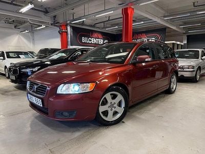 Begagnad Volvo V50 Momentum 136 HK (100 kW) 2008 Röd Kombi