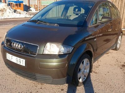 Begagnad Audi A2 75 HK (55 kW) 2001 Mörkgrön Halvkombi