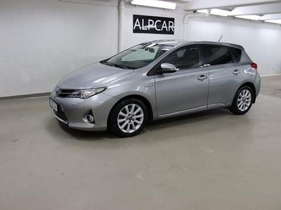 Begagnad Toyota Auris Hybrid Executive 136 HK (100 kW) 2014 Grå Halvkombi