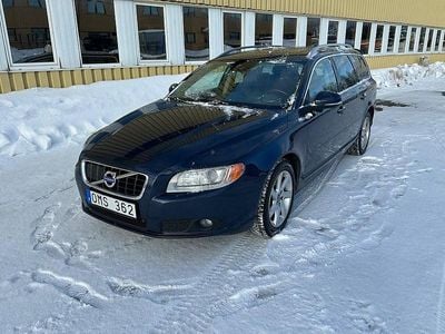 Begagnad Volvo V70 Summum 213 HK (156 kW) 2012 Blå Kombi