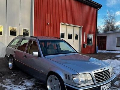 Begagnad Mercedes 300 147 HK (108 kW) 1993