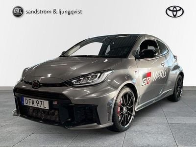Silver Begagnad 2024 Toyota Yaris Premium Halvkombi | 599 000 kr