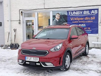 Röd Begagnad 2017 Kia Niro Advance SUV | 129 900 kr (Marknadspris)