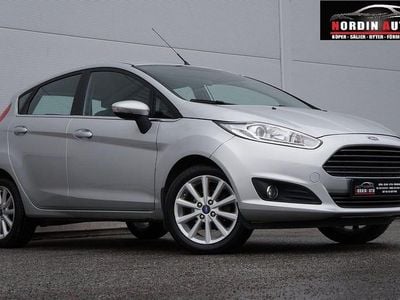 Begagnad Ford Fiesta Titanium 80 HK (58 kW) 2015 Grå Halvkombi
