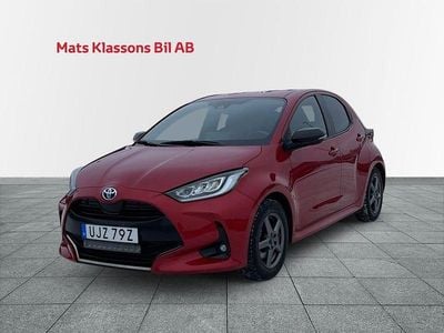 Begagnad Toyota Yaris Hybrid Style 117 HK (86 kW) 2021 Röd Halvkombi