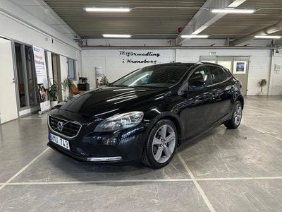 Svart Begagnad 2013 Volvo V40 Kinetic Halvkombi | 94 900 kr (Bra pris)
