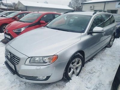 Begagnad Volvo V70 Momentum 181 HK (133 kW) 2014 Silver Kombi