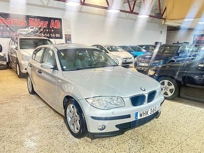 Begagnad BMW 116 116 HK (85 kW) 2004 Ljusgrå Halvkombi