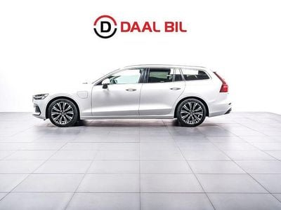 Begagnad Volvo V60 R-Design 398 HK (292 kW) 2022 Vit Kombi
