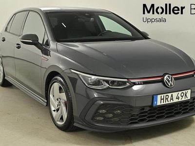 Dolphin grey metallic Begagnad 2024 VW Golf VIII GTI Halvkombi | 369 900 kr (Marknadspris)