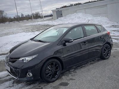 Begagnad Toyota Auris Active 90 HK (66 kW) 2014