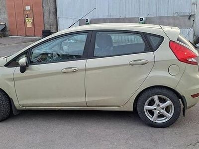 Begagnad Ford Fiesta Trend 90 HK (66 kW) 2009 Grön Halvkombi