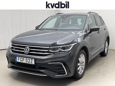 Grå Begagnad 2021 VW Tiguan SUV | 344 900 kr (Marknadspris)