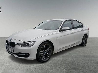 Vit Begagnad 2013 BMW 320 Sport Line Sedan | 159 900 kr (Marknadspris)