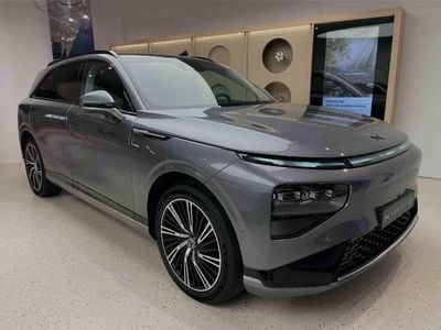 Grå Begagnad 2023 XPENG G9 SUV | 570 000 kr