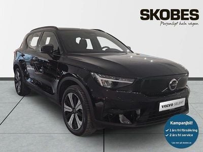 Svart Begagnad 2023 Volvo XC40 Core SUV | 319 600 kr (Marknadspris)