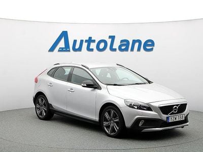Begagnad Volvo V40 CC 120 HK (88 kW) 2018 Bright silver metallic Kombi
