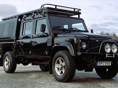Begagnad Land Rover Defender 122 HK (89 kW) 2010 Santorini svart metallic Van