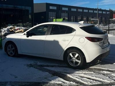 Begagnad Mazda 3 Inclusive 120 HK (88 kW) 2016