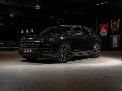 Svart Begagnad 2025 Porsche Cayenne SUV | 1 399 500 kr