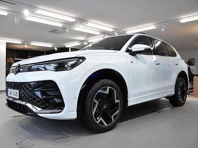 Begagnad VW Tiguan R-line 200 HK (147 kW) 2024 Vit SUV