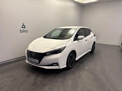 Vit Begagnad 2023 Nissan Leaf N-Connecta Halvkombi | 199 000 kr (Marknadspris)