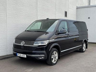 Svart Begagnad 2022 VW Caravelle Comfortline Minibuss | 284 900 kr (Dyr)