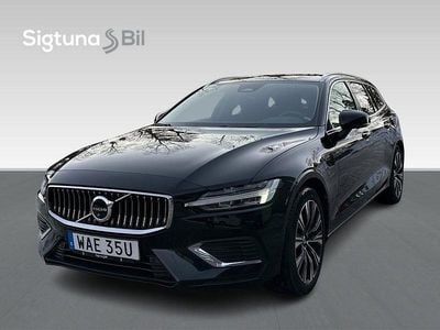Svart Begagnad 2023 Volvo V60 Kombi | 369 900 kr