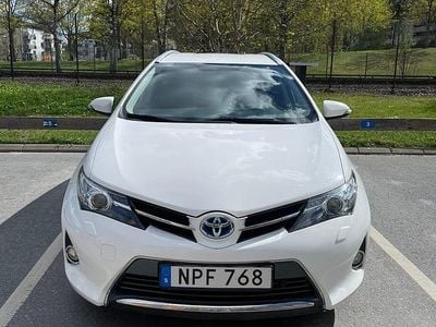 Begagnad Toyota Auris Touring Sports 136 HK (100 kW) 2014 Kombi
