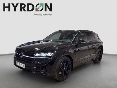 Svart Begagnad 2024 VW Touareg R SUV | 899 000 kr