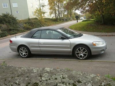 Begagnad Chrysler Sebring Cabriolet 203 HK (149 kW) 2001 Silver Cab