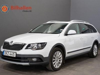 Vit Begagnad 2015 Skoda Superb Kombi | 129 900 kr (Marknadspris)