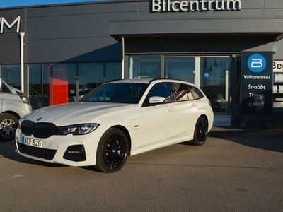 Begagnad BMW 330e M Sport 293 HK (215 kW) 2021 Vit Kombi