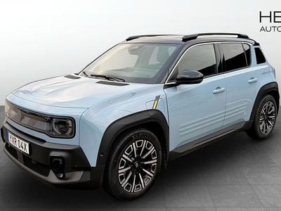Blå (blue) Begagnad 2025 Renault 4 E-Tech Iconic SUV | 476 800 kr (Lite dyr)
