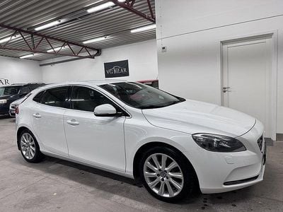 Begagnad Volvo V40 Summum 116 HK (85 kW) 2013 Vit Halvkombi