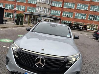 Begagnad Mercedes EQC400 300 kW (408 HK) 2020 Silvermetallic/svart/mörk blått läder SUV