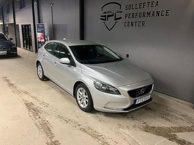 Begagnad Volvo V40 116 HK (85 kW) 2014 Silver Halvkombi