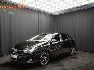 Begagnad Toyota Auris Hybrid 136 HK (100 kW) 2017 Svart Halvkombi