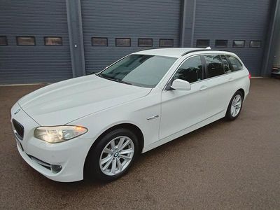 Vit Begagnad 2013 BMW 520 Kombi | 119 500 kr (Marknadspris)