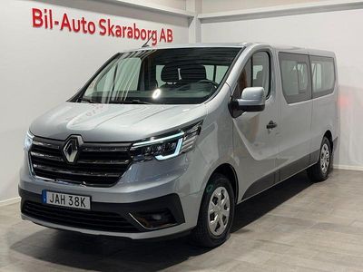 Grå Begagnad 2023 Renault Trafic Minibuss | 339 500 kr