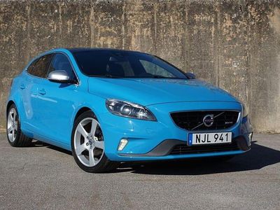 Blå Begagnad 2014 Volvo V40 R-Design Kombi | 115 000 kr (Marknadspris)