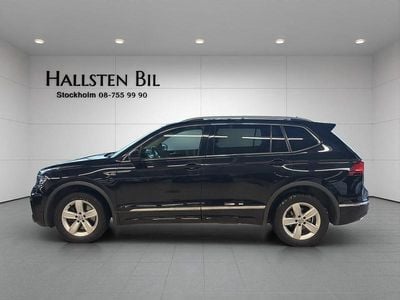 Svart Begagnad 2018 VW Tiguan Allspace R-line SUV | 269 000 kr (Marknadspris)