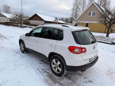 Begagnad VW Tiguan 140 HK (102 kW) 2010 Vit SUV