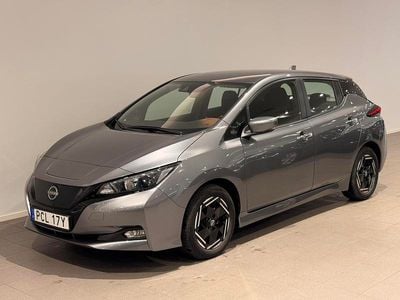 Begagnad Nissan Leaf Acenta 111 kW (151 HK) 2023 Grå Halvkombi